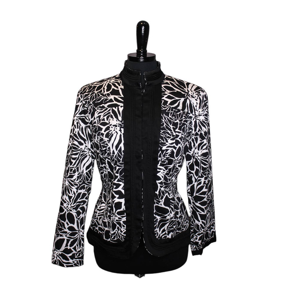 Chico's Blazer Jacket Floral Print Black White High Collar Chico's Size 1 (8/10)